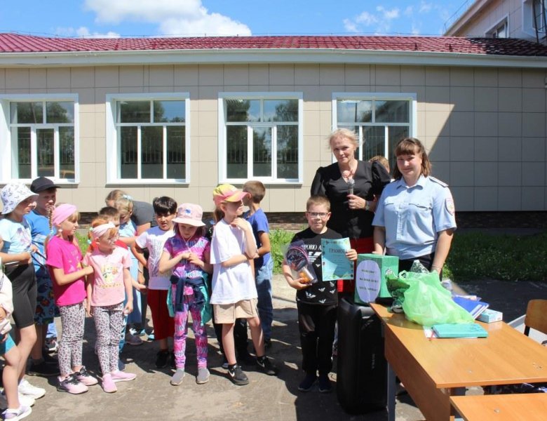 В Нижегородской области полицейские и общественники провели игровой тренинг по ПДД для юных жителей региона